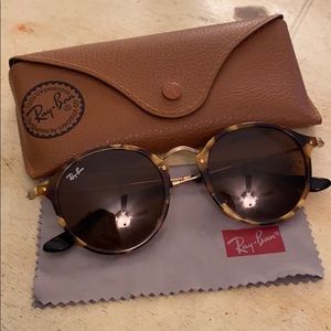 Ray-Ban Round Fleck sunglasses